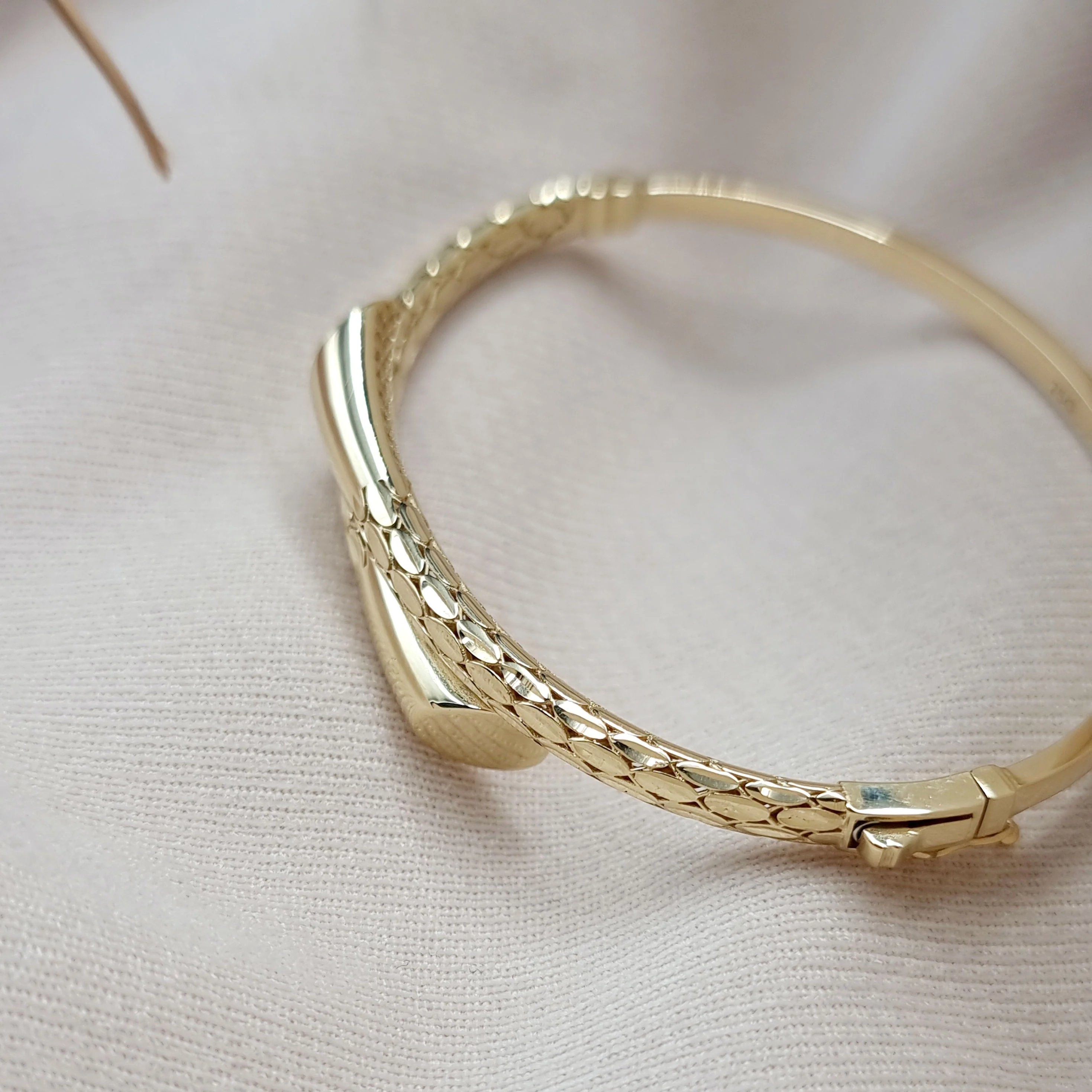 18K Pure Gold Bangle - Image 2