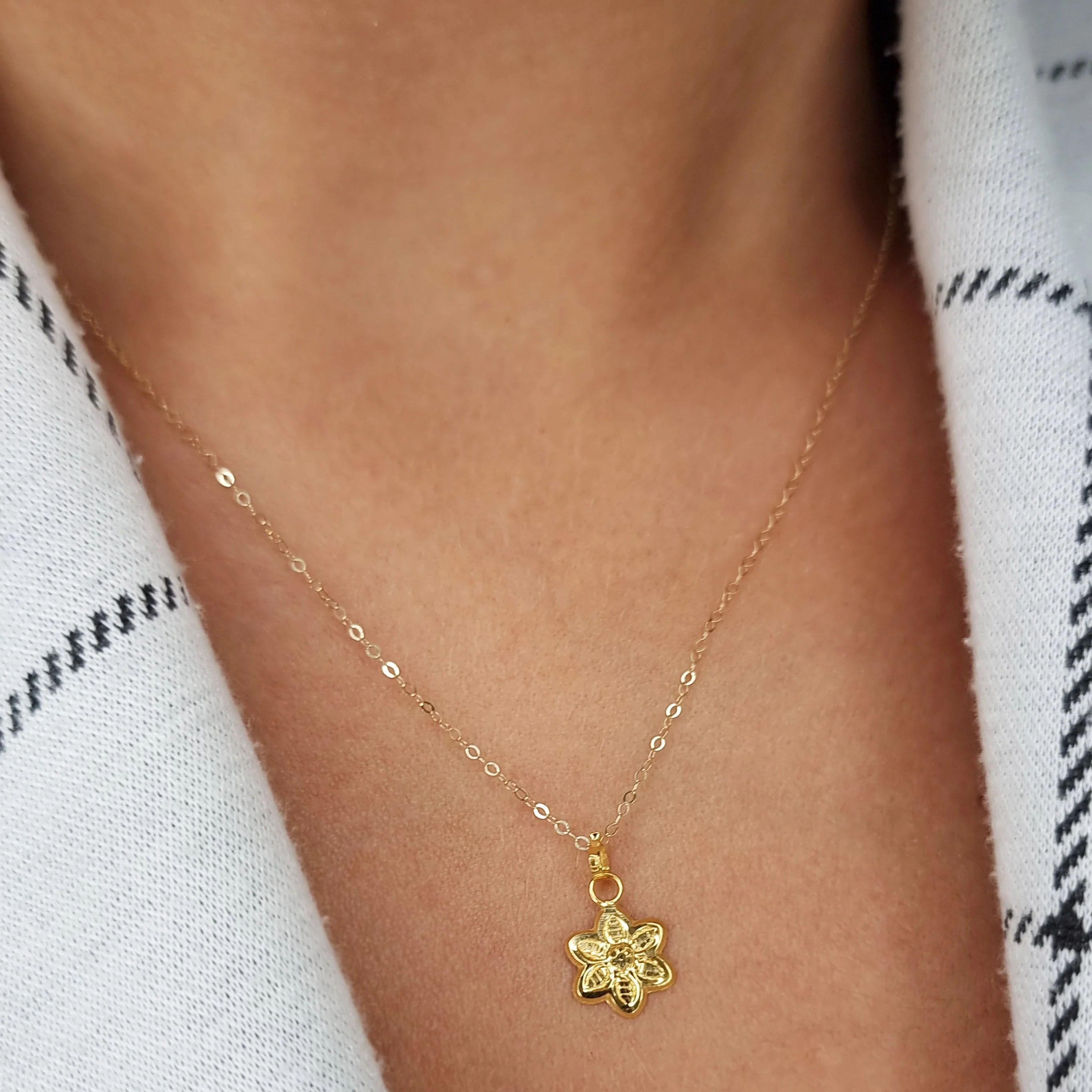 18K Pure Gold Fine Flower Necklace