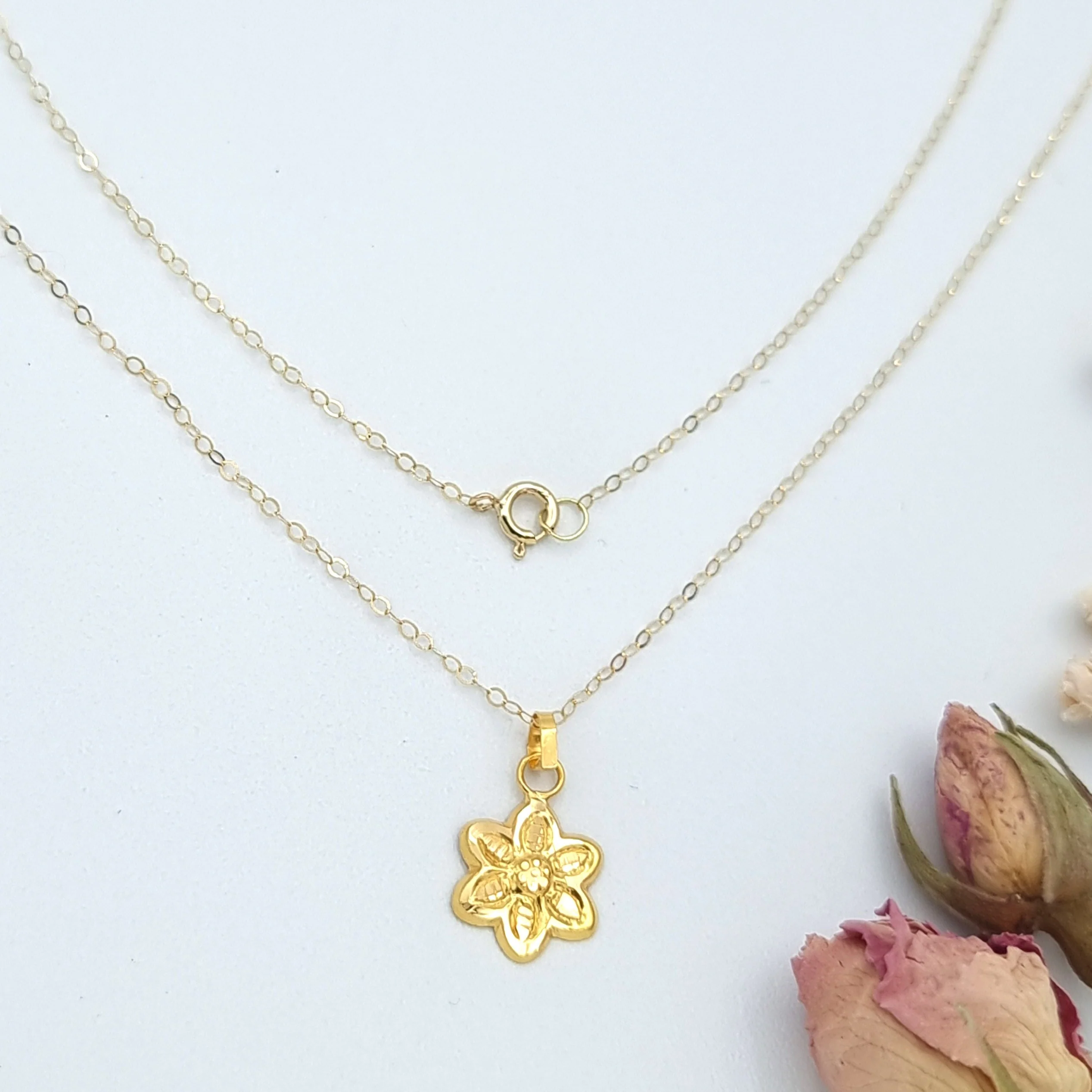 18K Pure Gold Fine Flower Necklace - Image 4