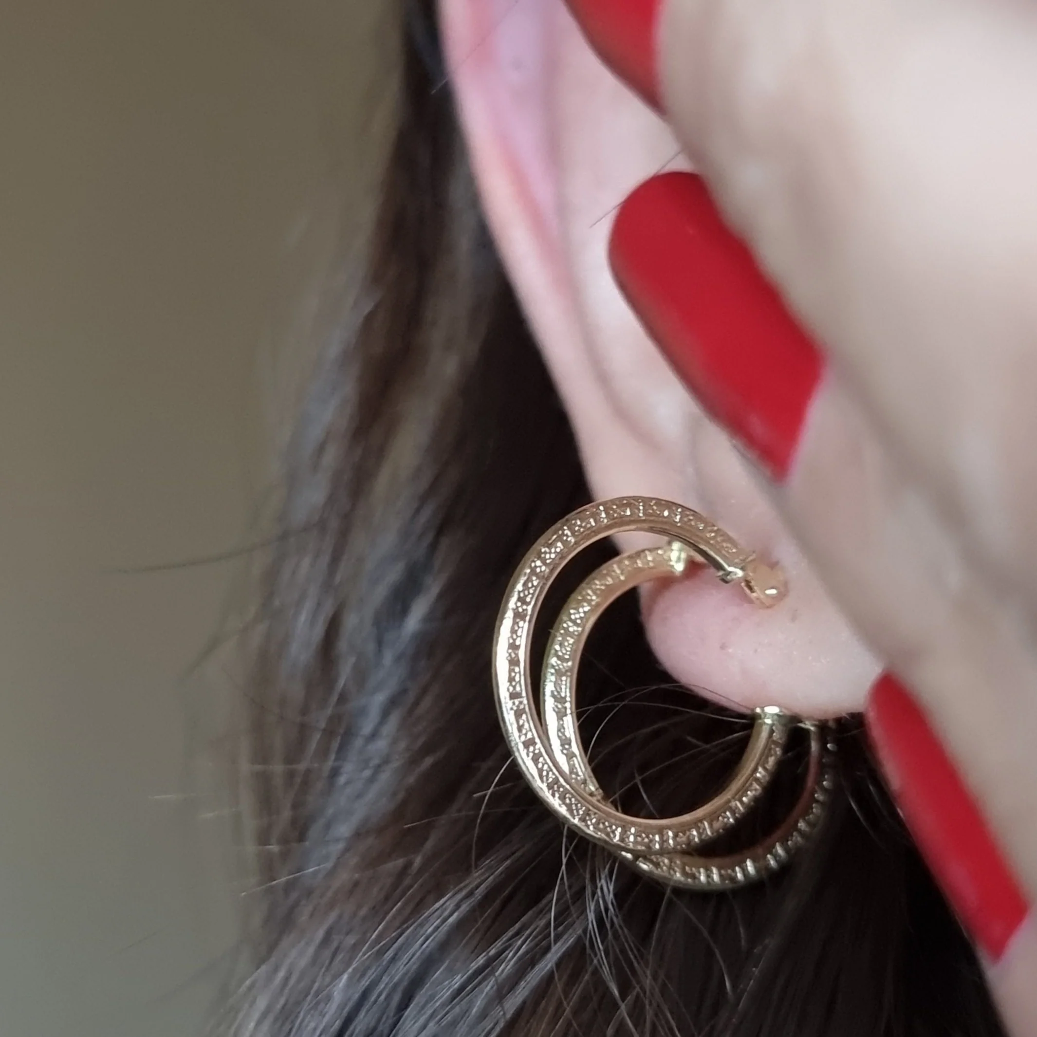 18K Pure Gold Round Hoop Earring Set - Image 5