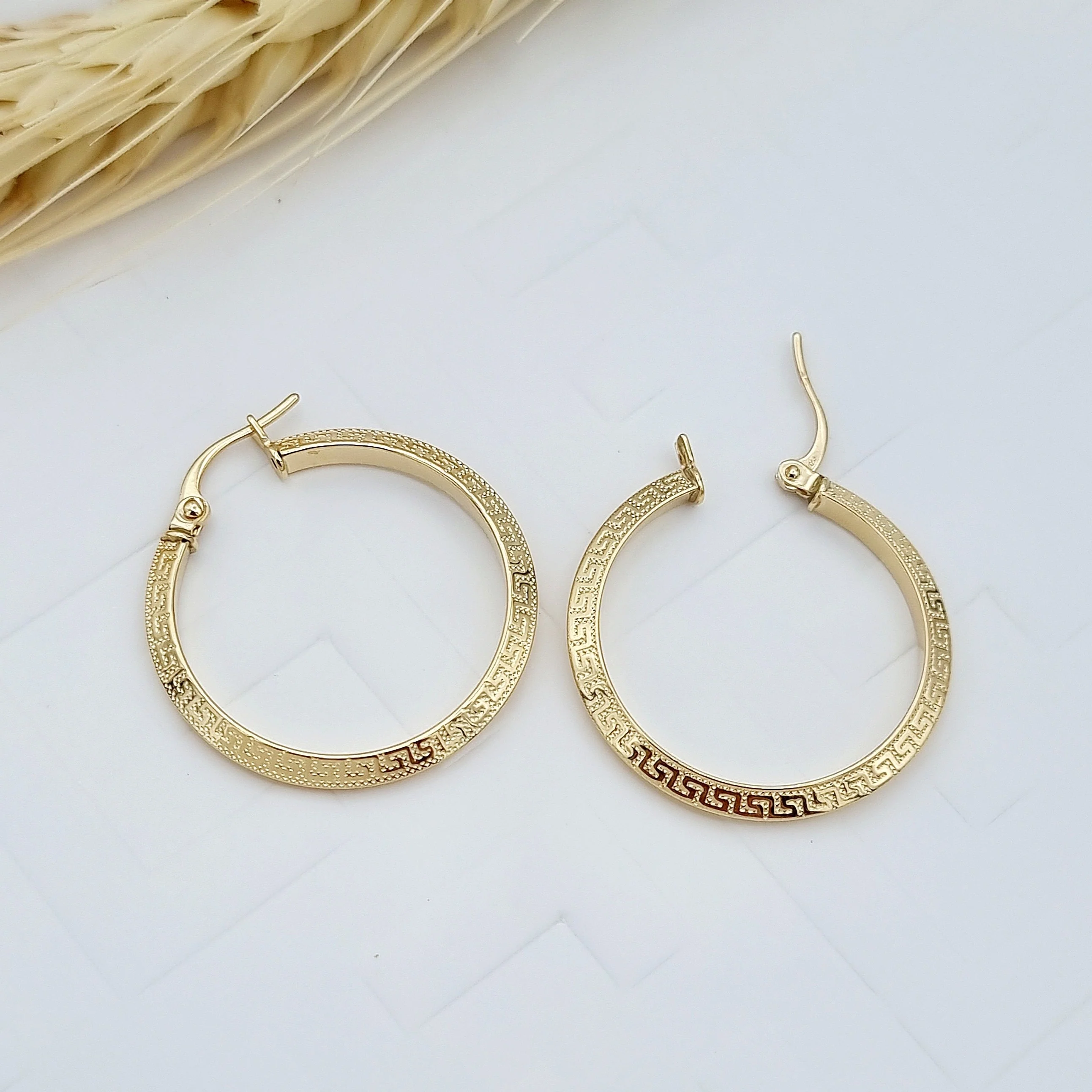 18K Pure Gold Round Hoop Earring Set - Image 2