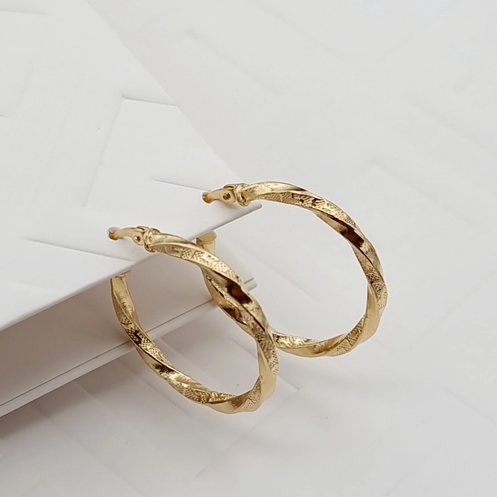 18K Pure Gold Round Twisted Earring Set - Image 6