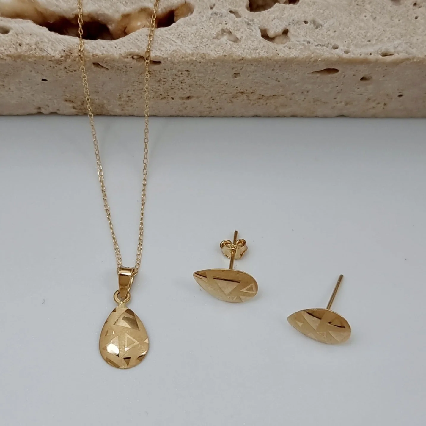 18K Pure Gold Tear Drop Jewelry Set - Image 3