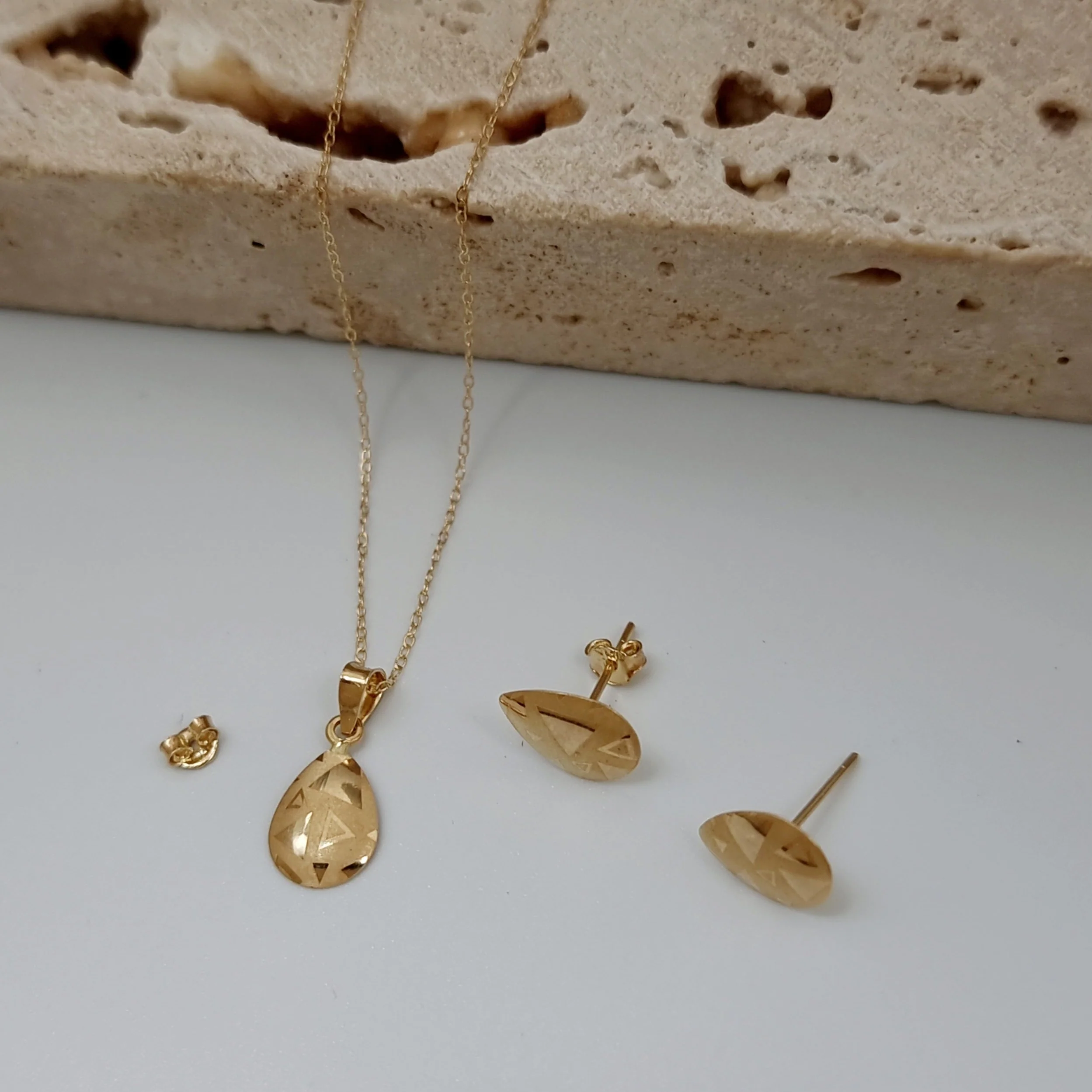 18K Pure Gold Tear Drop Jewelry Set - Image 4