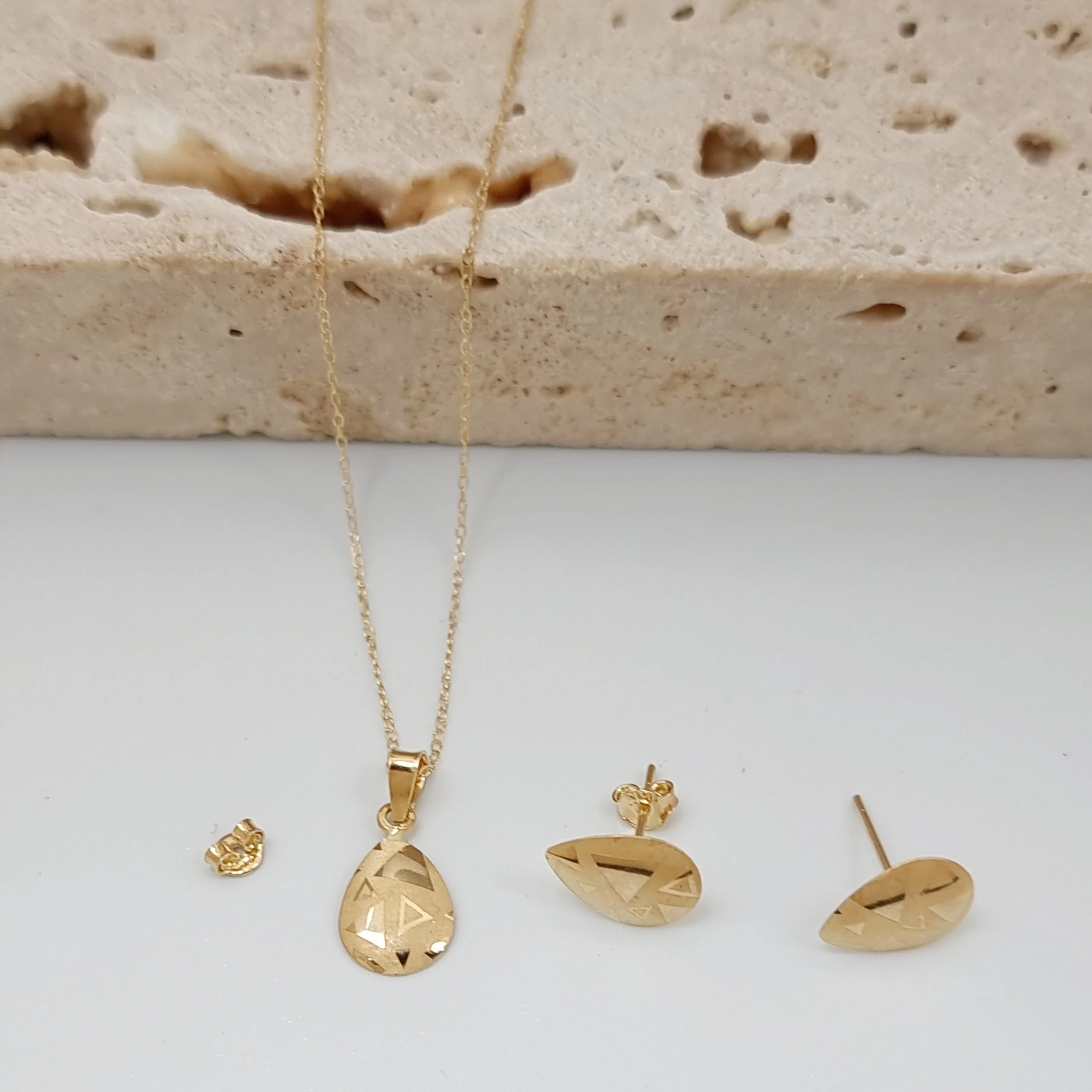 18K Pure Gold Tear Drop Jewelry Set - Image 5