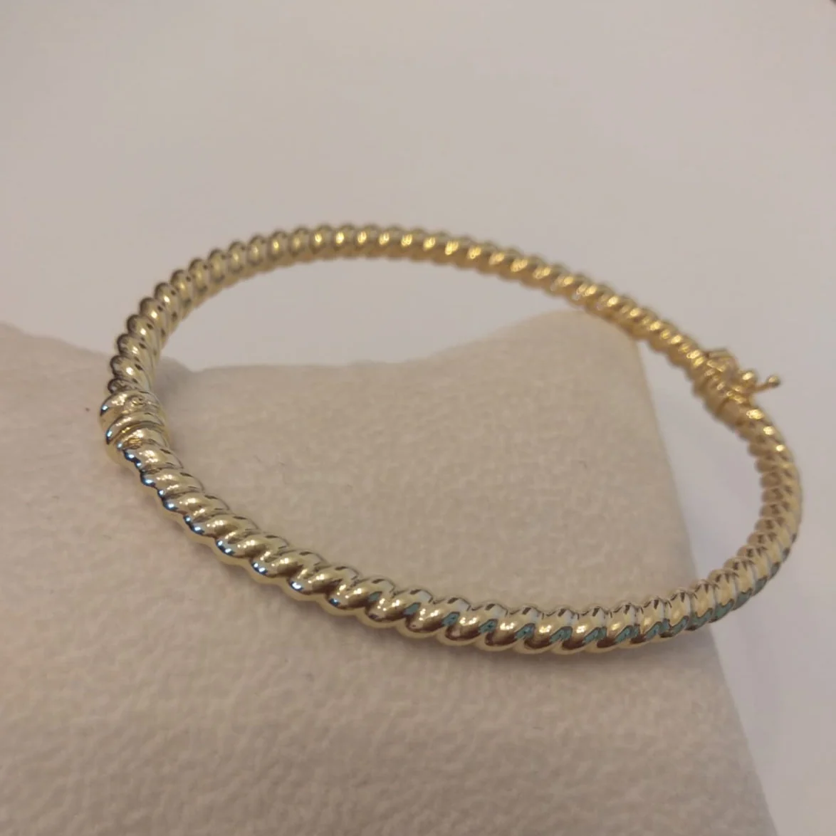 18K Pure Gold Twisted Bangle