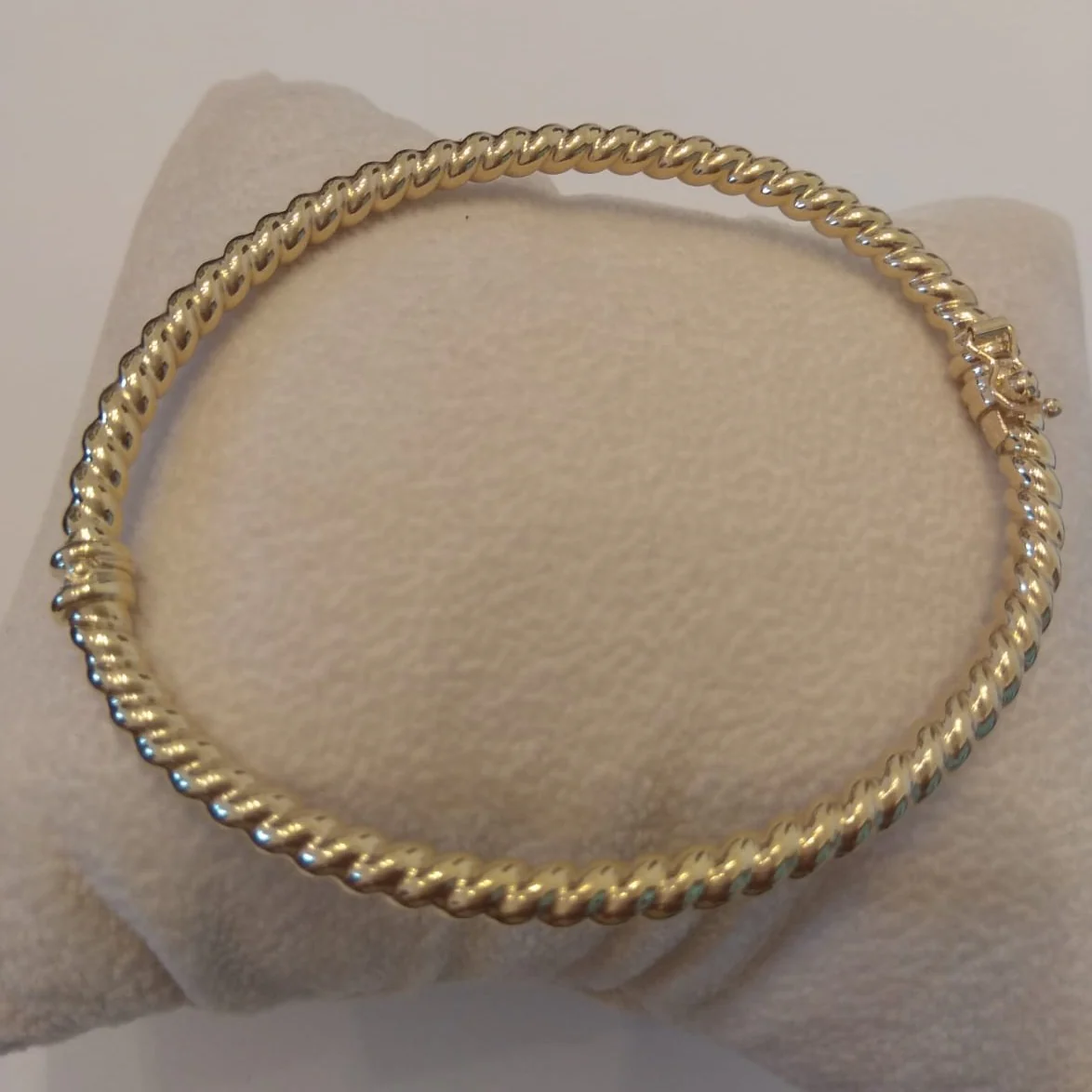 18K Pure Gold Twisted Bangle - Image 5
