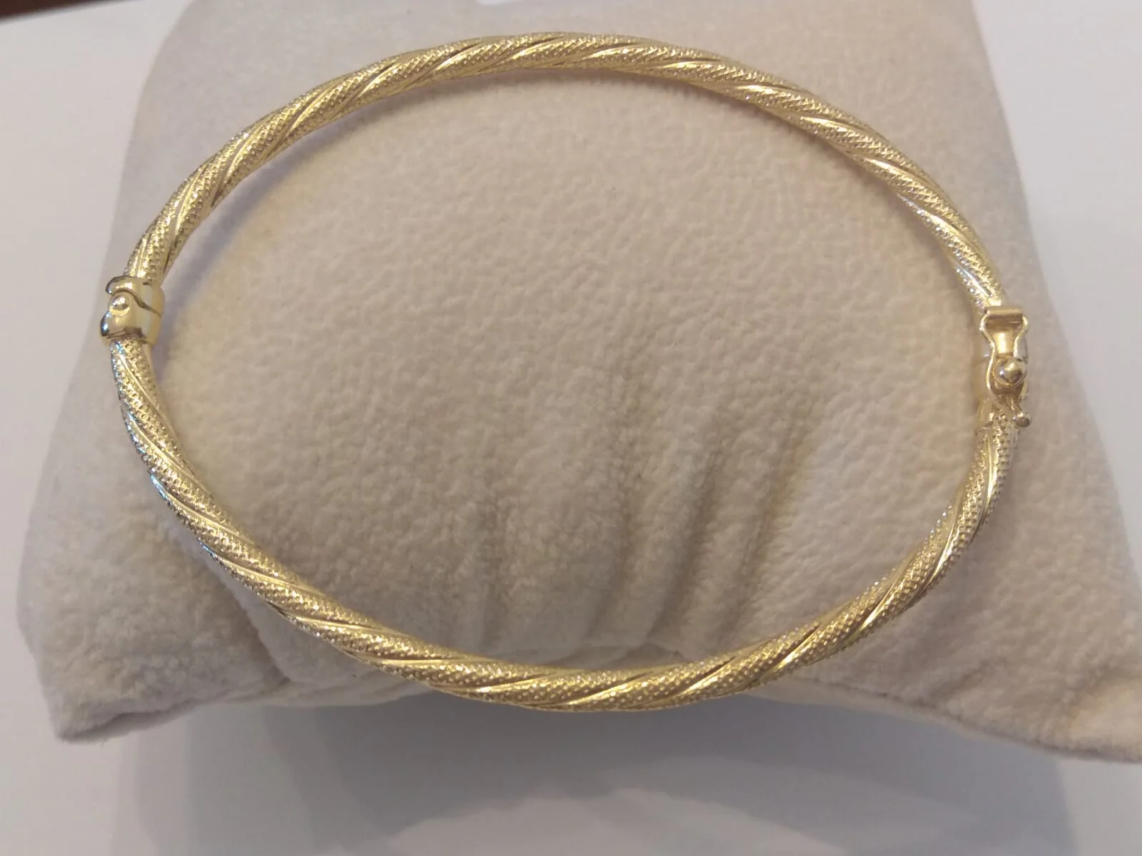 18K Pure Gold Twisted Bangle - Image 6