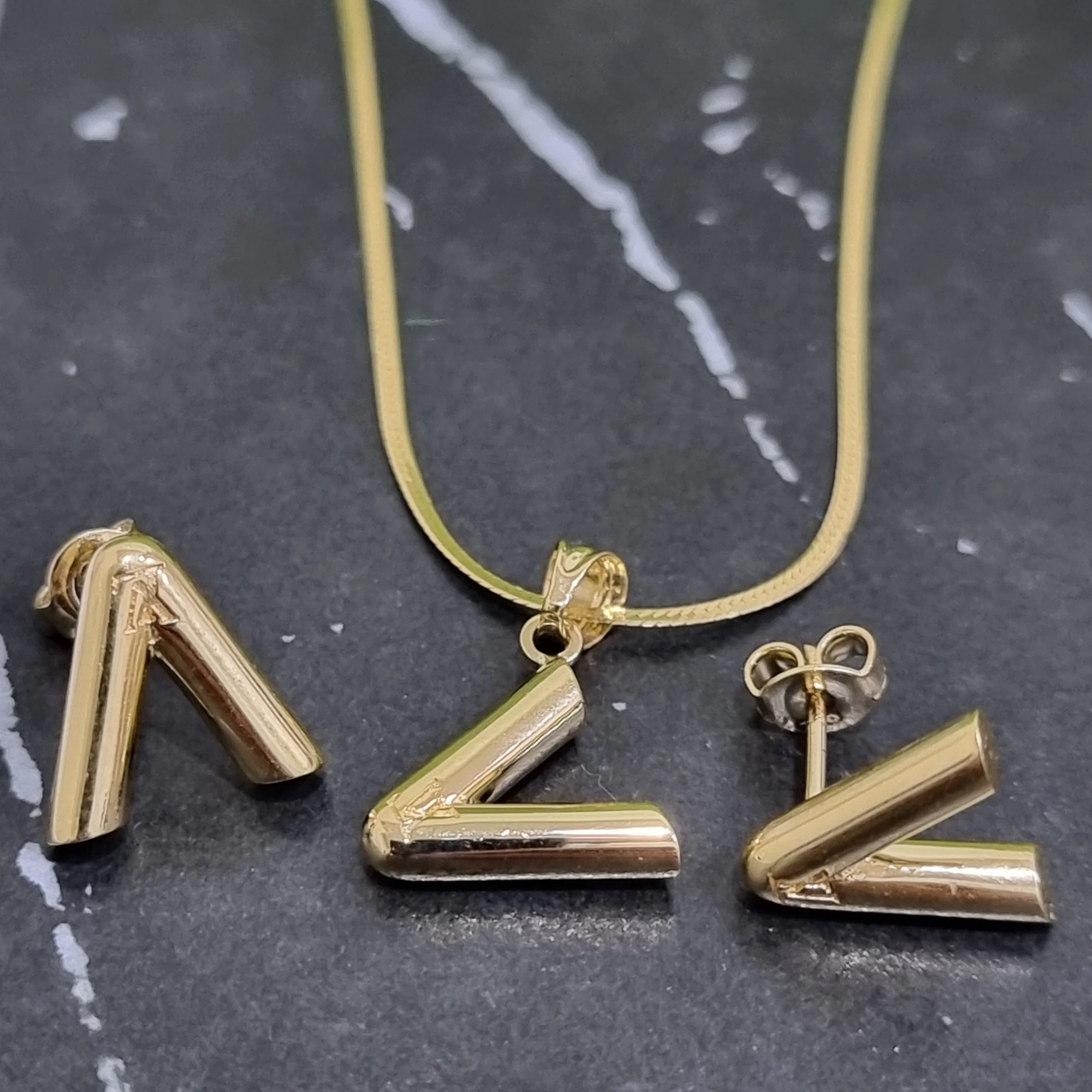 18K Pure Gold V Design Jewelry Set - Image 2