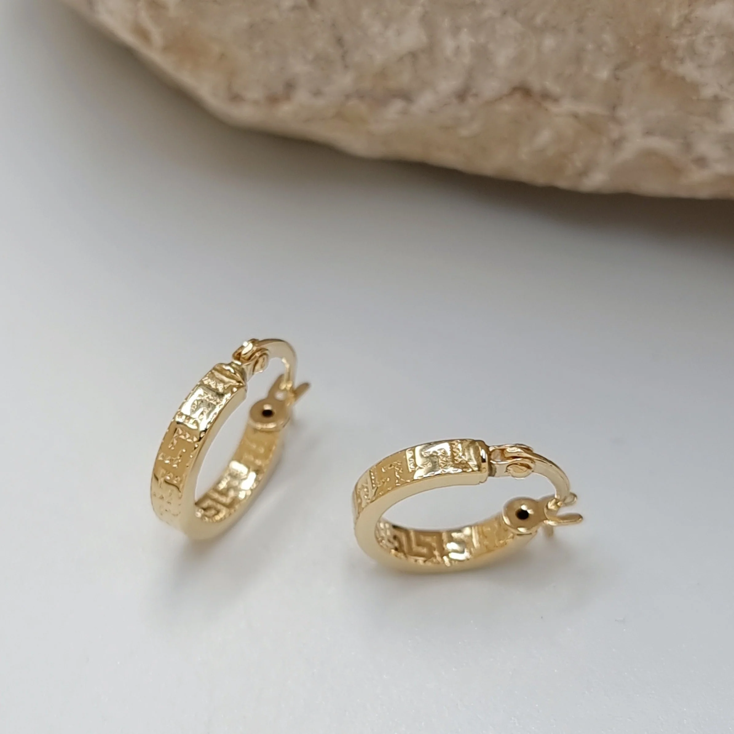 18K Pure Gold V.R.C Round Earring Set - Image 8