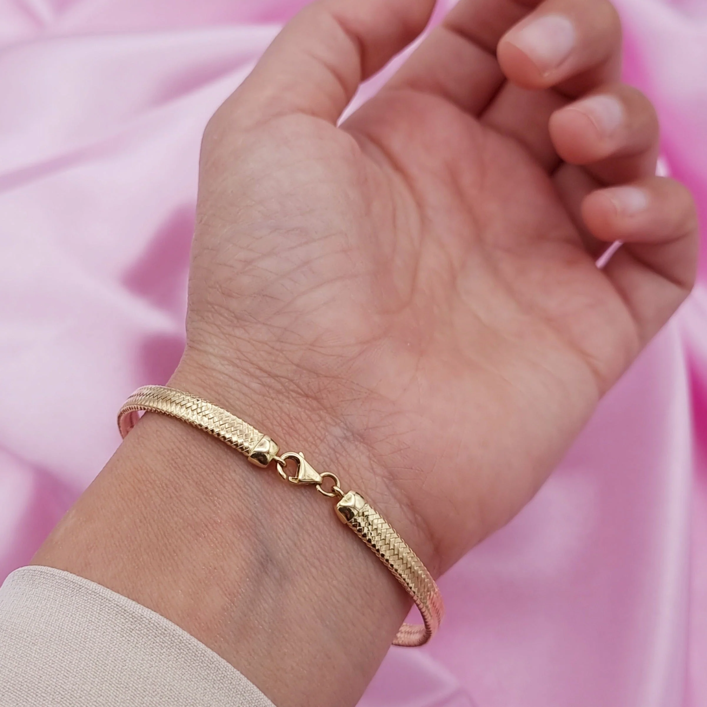 18K Pure Gold Elastic Bangle - Image 5
