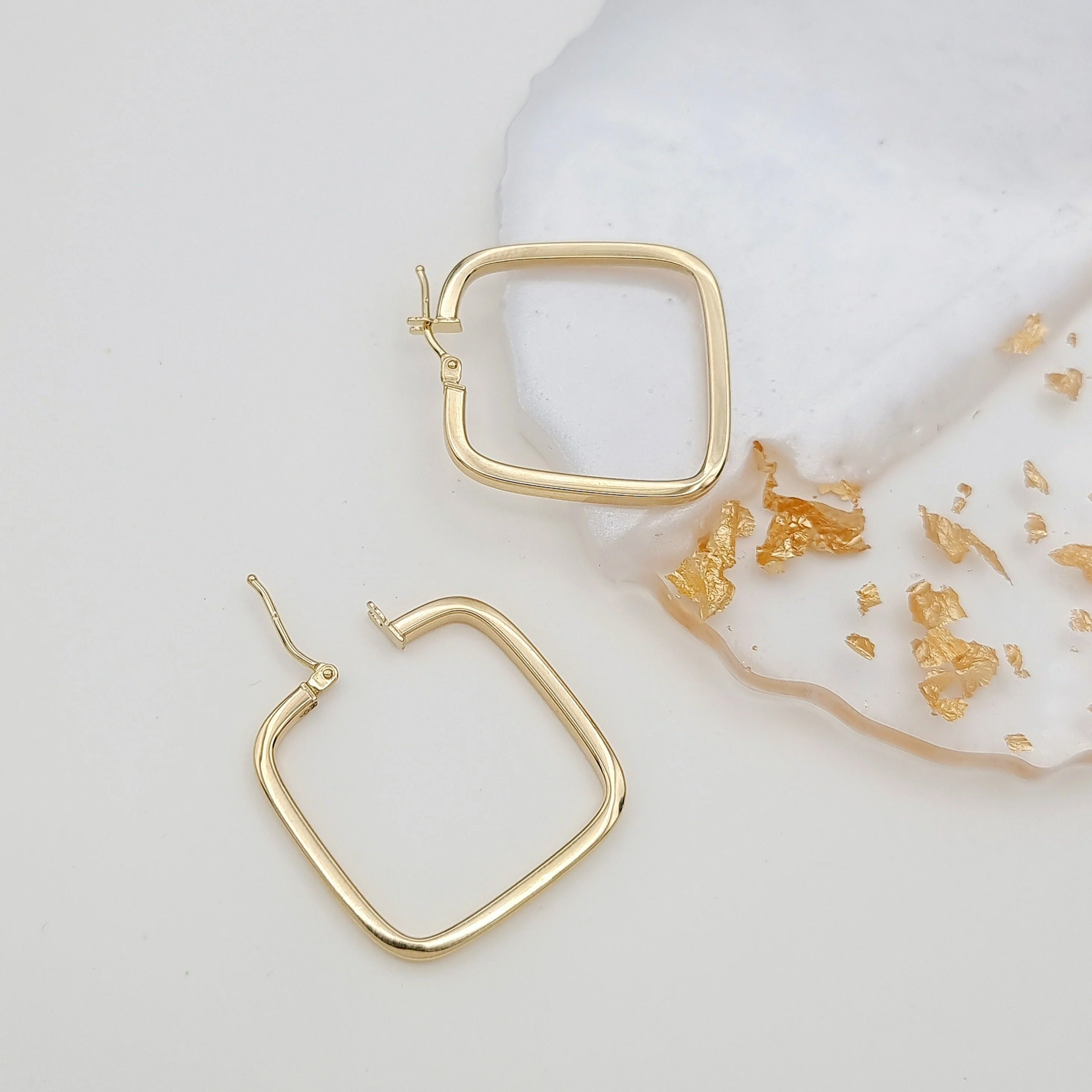 18K Pure Gold Square Earrings - Image 4