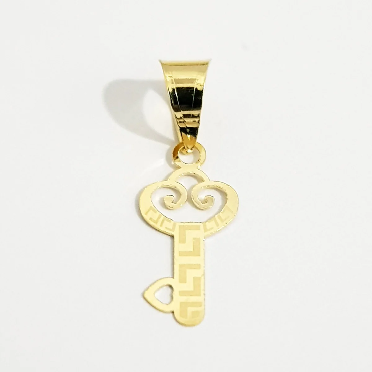 18K Pure Gold Elegant Key Design Necklace - Image 2