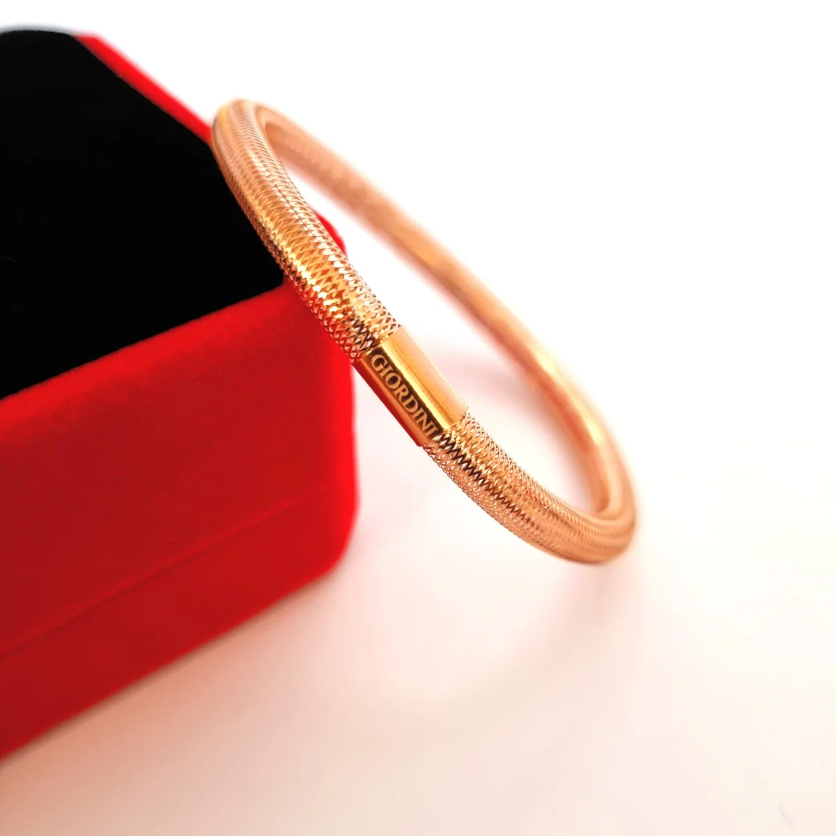 18K Pure Gold Giordini Elastic Design Bracelet - Image 4