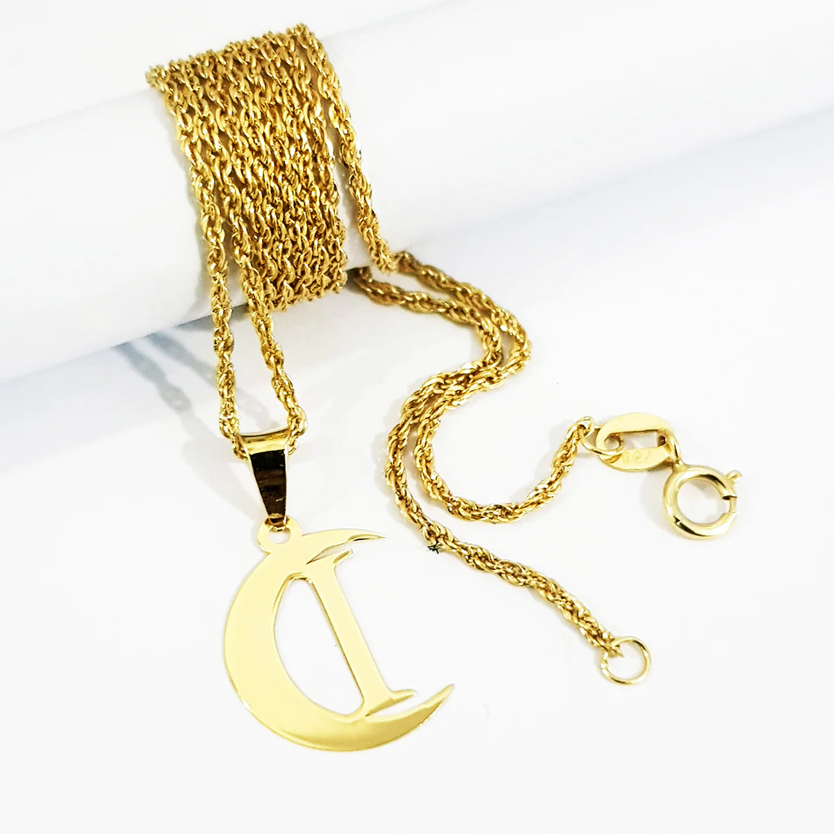 18K Pure Gold Halfmoon Letter I Design Necklace - Image 3
