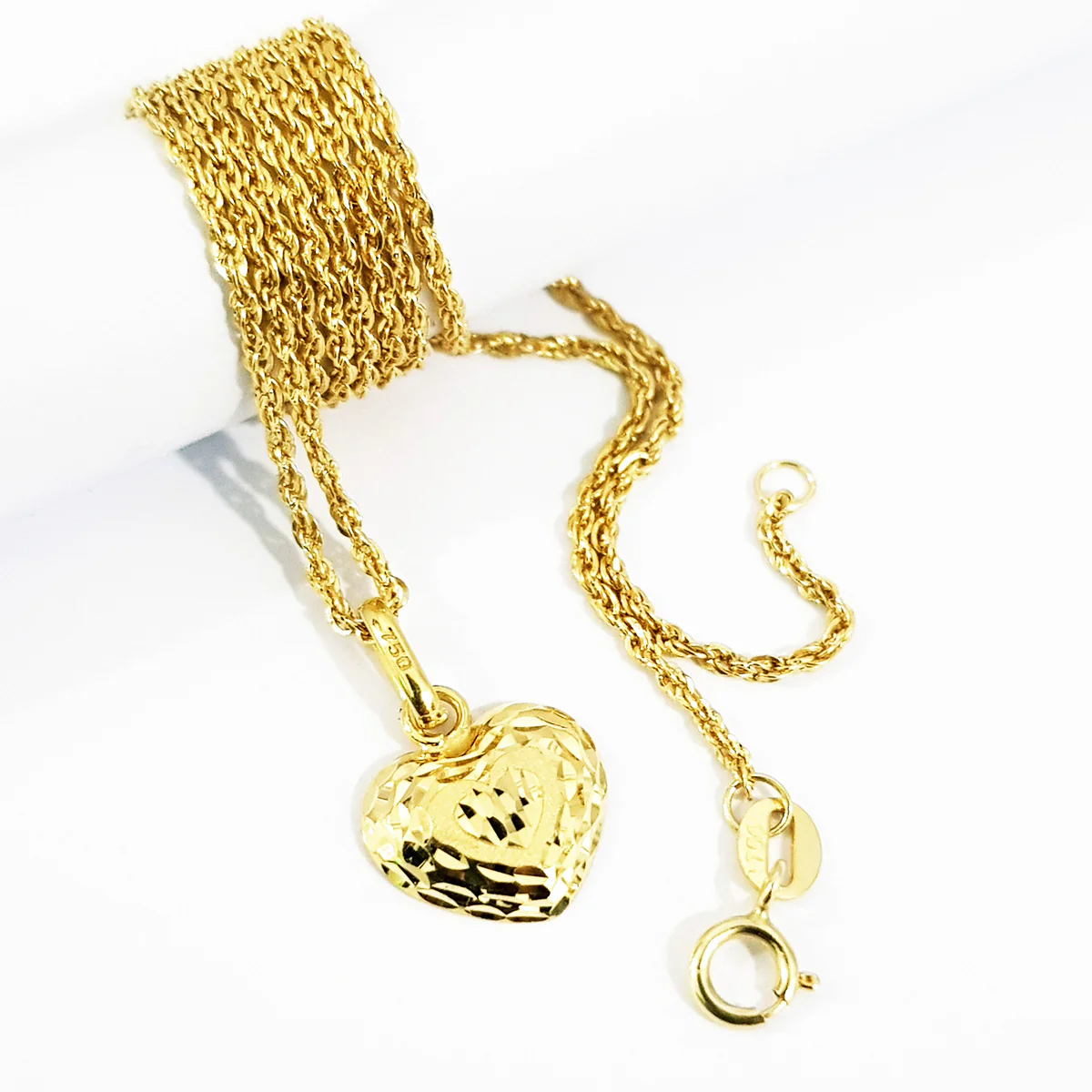 18K Pure Gold Heart Design Necklace - Image 3