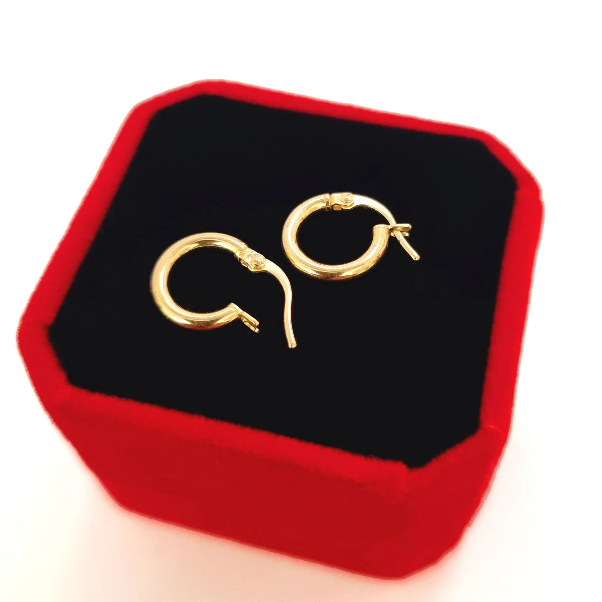 18K Solid Gold Hoop Earrings - Image 3