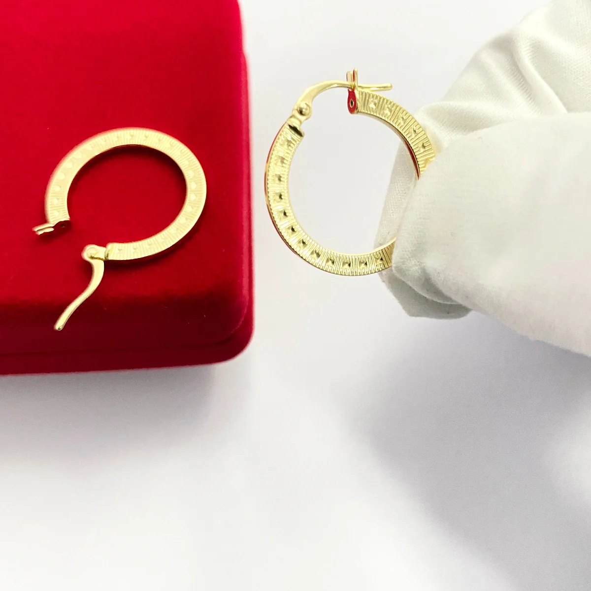 18K Pure Gold Hoop Earrings Design - Image 4