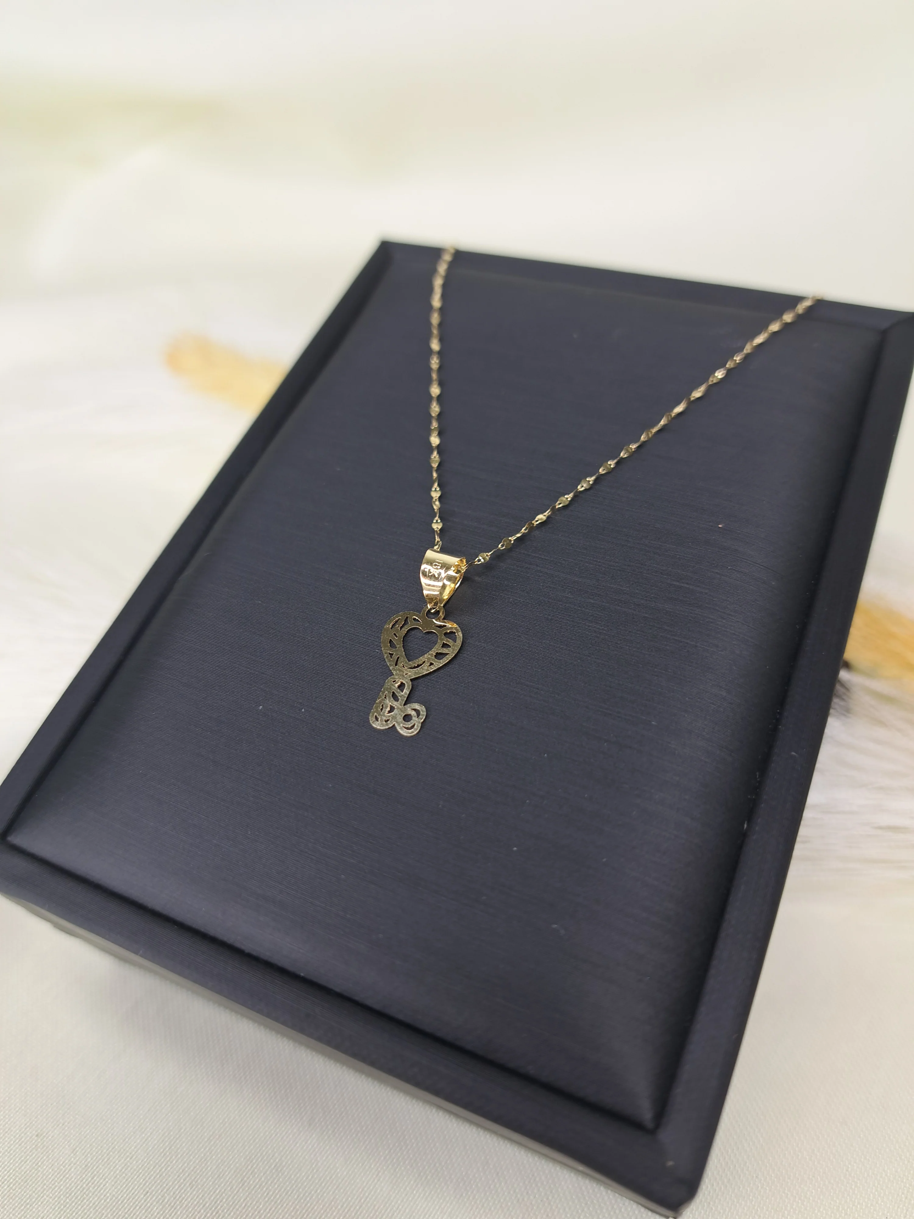 18K Pure Gold Key w/ Heart Design Necklace - Image 2