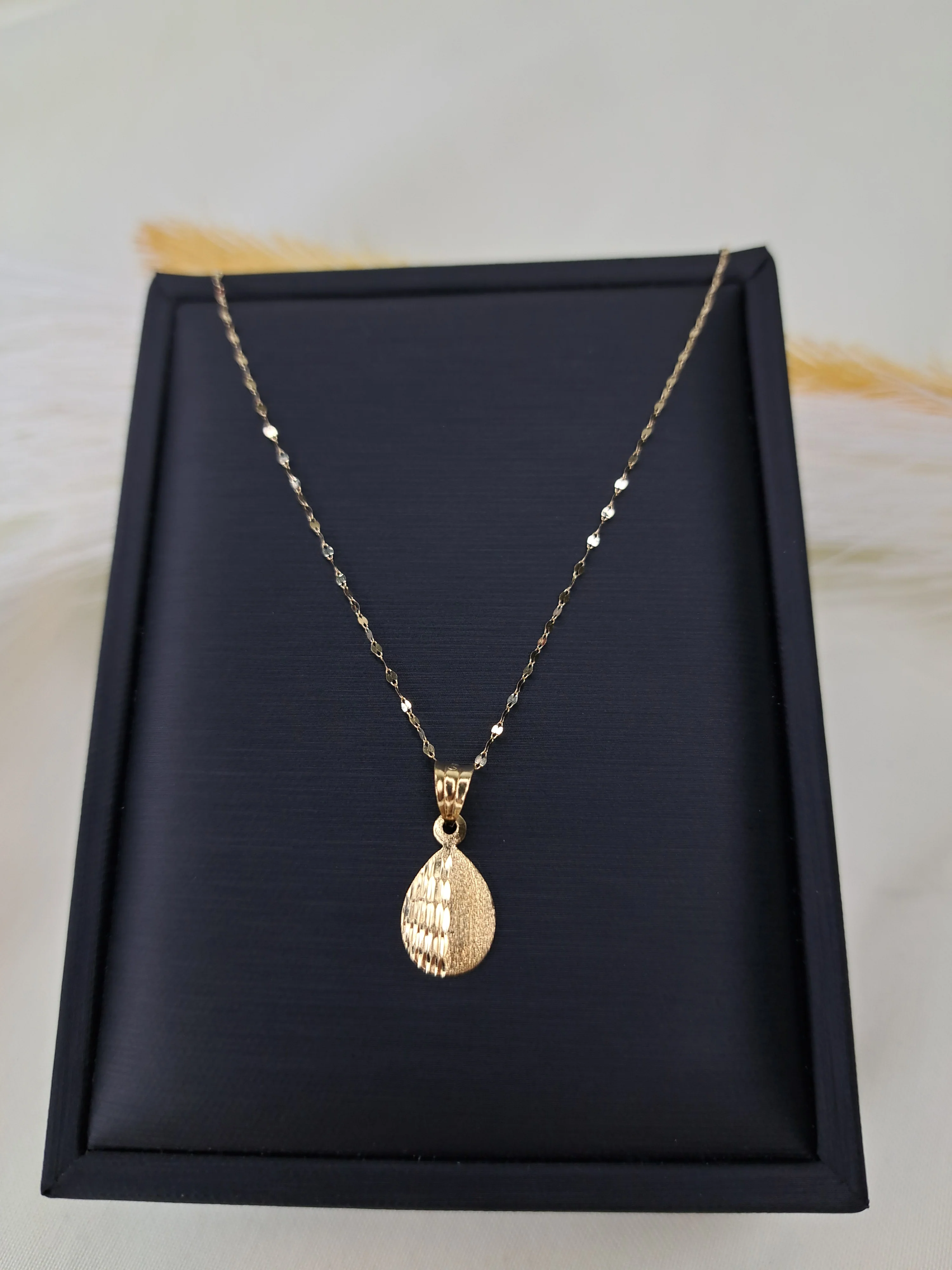 18K Pure Gold Oval Drop Necklace - Image 4