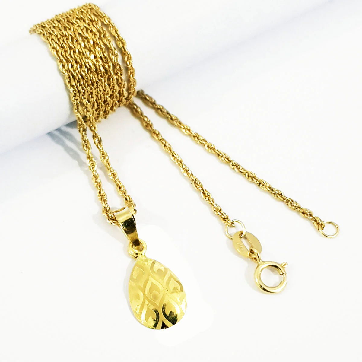 18K Pure Gold Fine Drop Necklace - Image 3