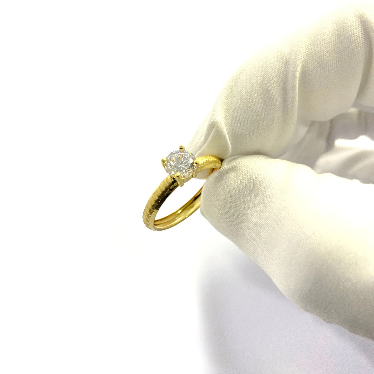 18K Pure Gold Solitaire Design Ring - Image 7